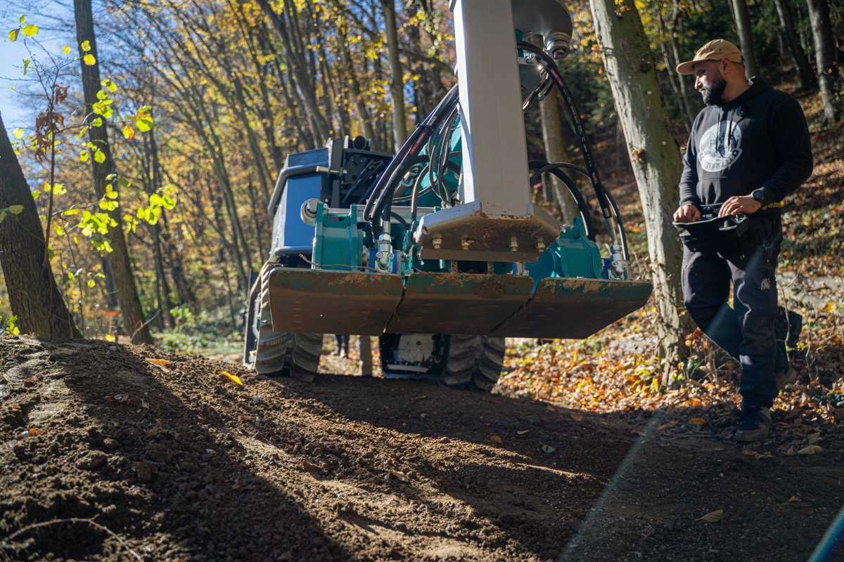 Trailverdichtung mit dem MAXpro Compactor